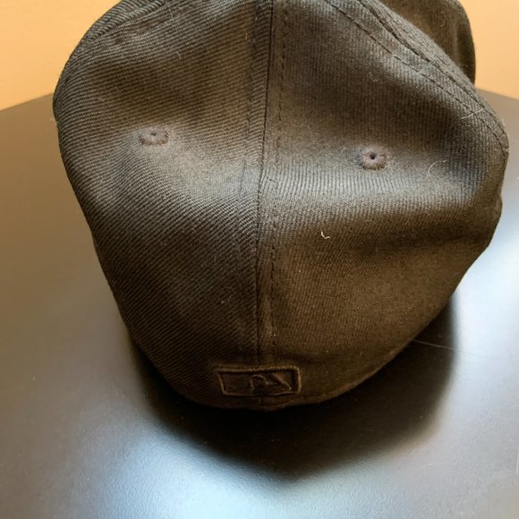 New Era Black Atlanta Braves Hat - Picture 3 of 6